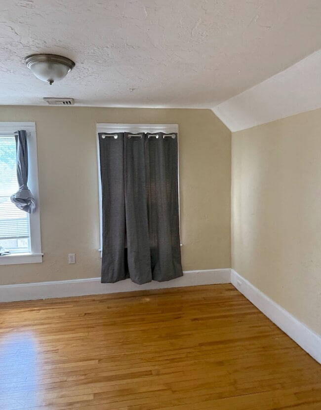 148 Highland St, Unit 3 in Worcester, MA - Building Photo - Building Photo