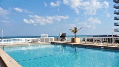 3450 S Ocean Blvd in Palm Beach, FL - Building Photo - Building Photo