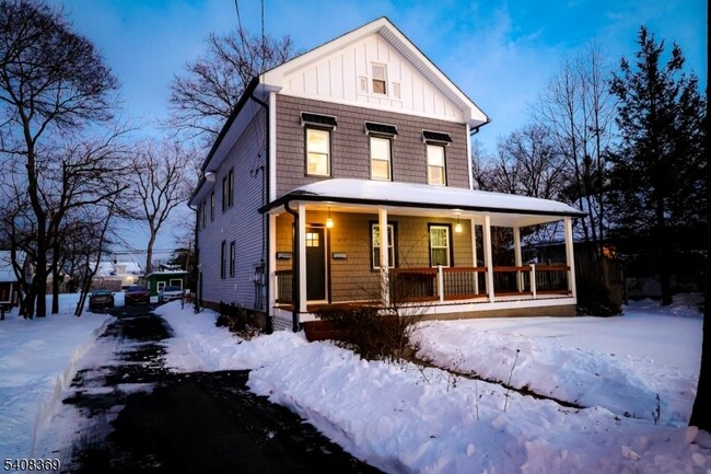 655 E Passaic Ave, Unit 2 in Bloomfield, NJ - Foto de edificio - Building Photo