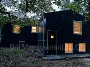 451 Fairlock Ln NW in Atlanta, GA - Building Photo - Building Photo