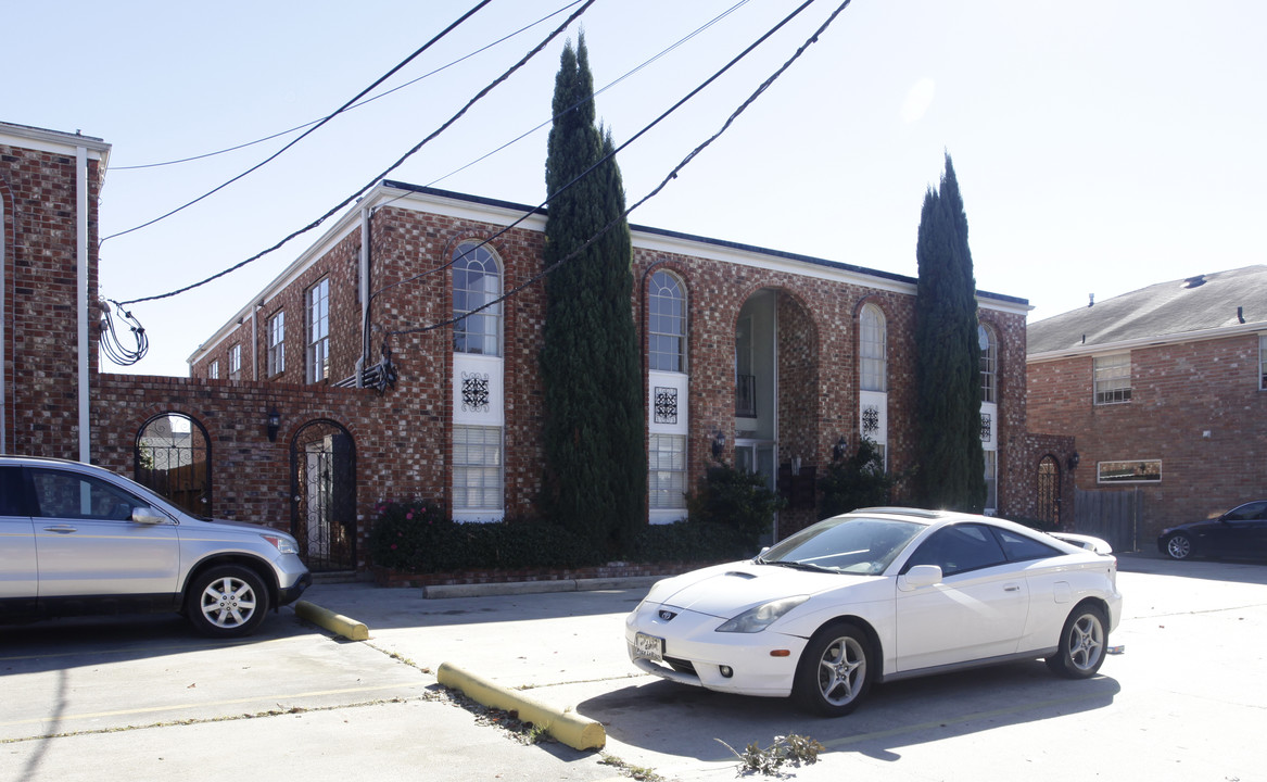 2229 Fleur De Lis Dr in New Orleans, LA - Building Photo