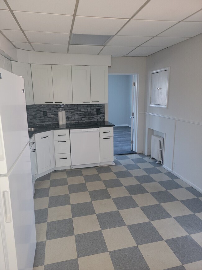 849 Hempstead Tpke Rentals in Franklin Square, NY