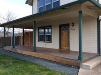 2530 Springhill Dr in Ashland, OR - Building Photo - Building Photo