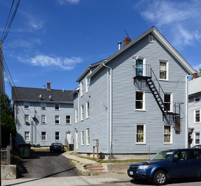 113 Garfield St in Central Falls, RI - Building Photo - Building Photo