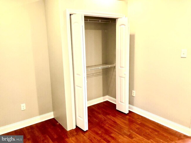 4262 Manayunk Ave-Unit -3RD FLOOR in Philadelphia, PA - Foto de edificio - Building Photo