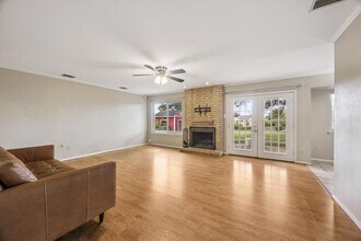 1402 Doonesbury Dr in Austin, TX - Building Photo - Building Photo
