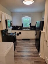 305 Shawnee Trail in Henderson, TX - Building Photo - Building Photo