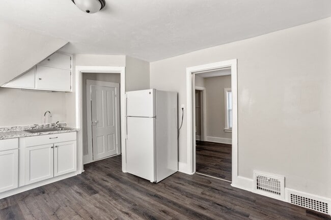 1316 S 13th St in Manitowoc, WI - Building Photo - Building Photo