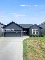 214 King Rd in Clarksville, TN - Building Photo