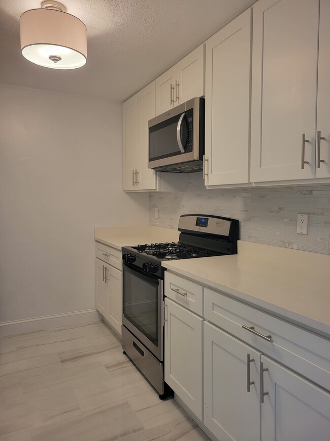 1 Greenbriar Dr, Unit 307 in North Reading, MA - Building Photo - Building Photo