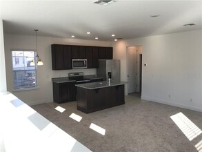 14146 Gullstrand Ave in Orlando, FL - Foto de edificio - Building Photo