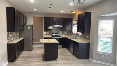 2244 McGregor Ct in Avon, IN - Building Photo - Building Photo