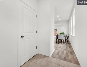 4353 Kalmia St in Springfield, OR - Foto de edificio - Building Photo