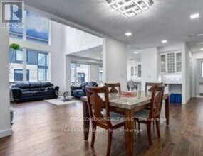 528 Jones Rd in Hamilton, ON - Building Photo - Building Photo