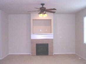 3399 SE Yellowbird Ave in Hillsboro, OR - Building Photo - Building Photo