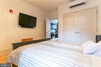 1310 Spruce St in Philadelphia, PA - Foto de edificio - Building Photo