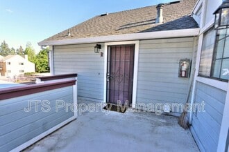 7417 Auburn Oaks Ct in Citrus Heights, CA - Building Photo - Building Photo