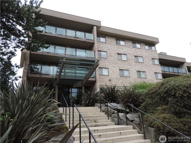 property at 511 100th Ave NE