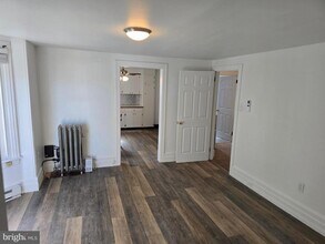 362 1st Ave in Phoenixville, PA - Building Photo - Building Photo