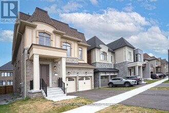 42 Solar St in Richmond Hill, ON - Building Photo - Building Photo