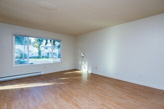 9230 N Saint Louis Ave-Unit -9230 in Portland, OR - Building Photo - Building Photo