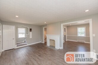 376 E 215th St in Euclid, OH - Building Photo - Building Photo