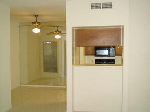 6500 Harbor Town Dr in Houston, TX - Building Photo - Building Photo