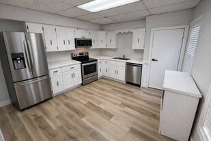 454 Vera Pl in Windsor, ON - Building Photo