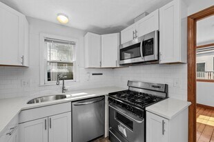 32 Prospect St in Boston, MA - Building Photo