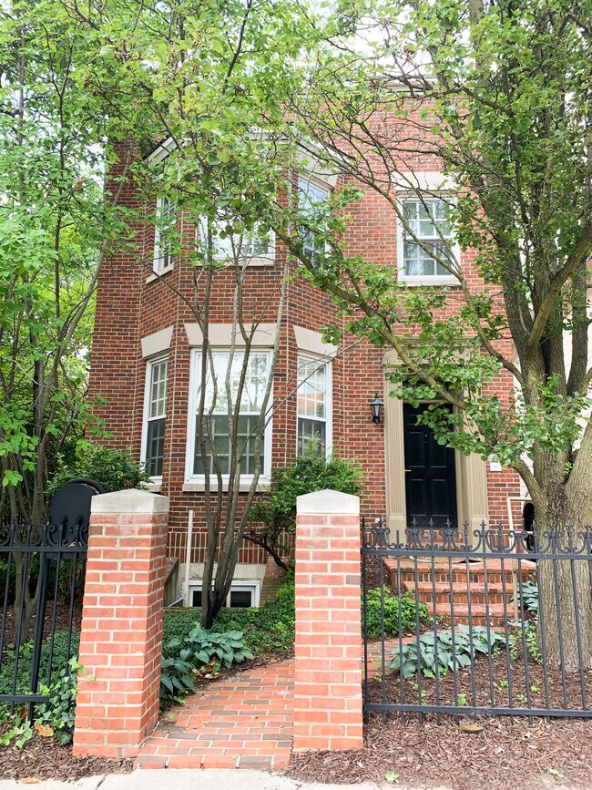 1327 Geddes Ave in Ann Arbor, MI - Building Photo - Building Photo