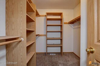 211 Dailey Ave in Anchorage, AK - Building Photo - Building Photo