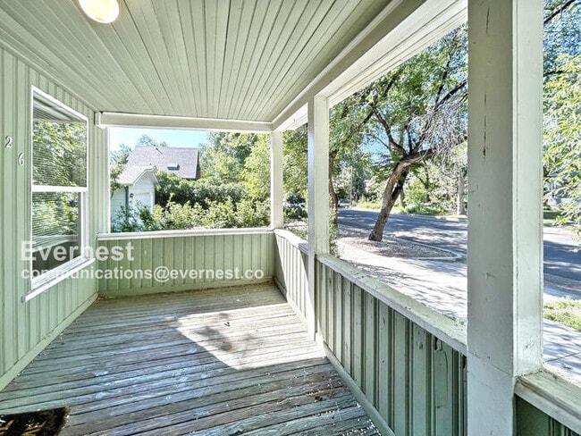 1426 W Cucharras St in Colorado Springs, CO - Foto de edificio - Building Photo