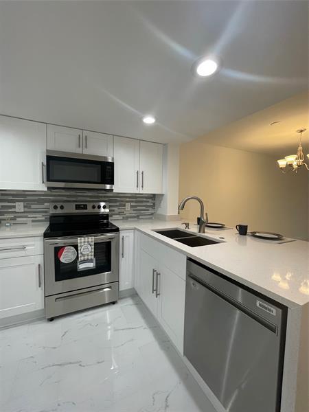 property at 8025 S Colony Cir