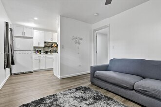 920 SW 30th St in Fort Lauderdale, FL - Building Photo - Building Photo