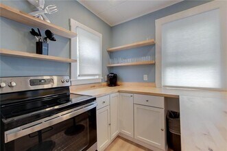 382 Spring St in Newport, RI - Building Photo - Building Photo