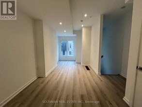 17 CALAMINT Ln in Toronto, ON - Building Photo - Building Photo