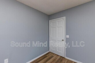 2624 Sanderford Rd in Raleigh, NC - Building Photo - Building Photo