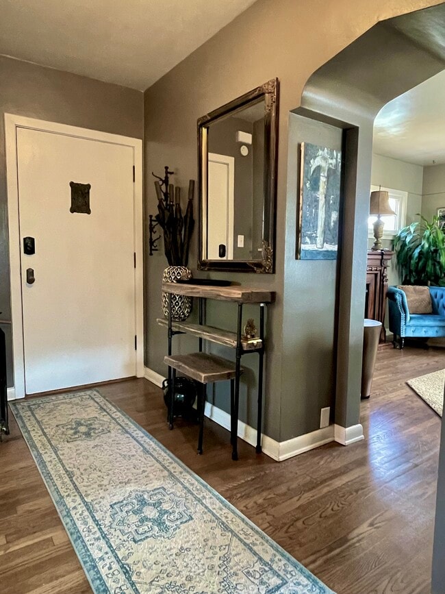 property at 108 N Vine St
