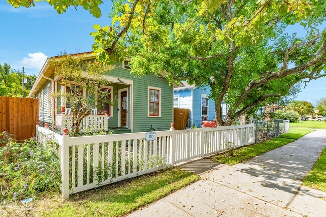 4123 Avenue Q in Galveston, TX - Building Photo - Building Photo