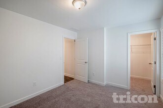 174 E Rdg Wy in Woodstock, GA - Foto de edificio - Building Photo