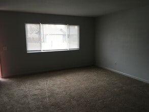 1151 Riviera Dr in Redding, CA - Building Photo - Building Photo