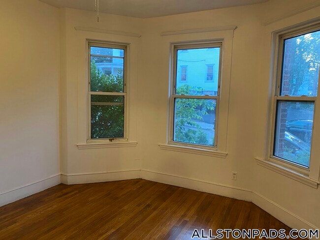 15 Scottfield Rd, Unit 5 in Boston, MA - Building Photo - Building Photo