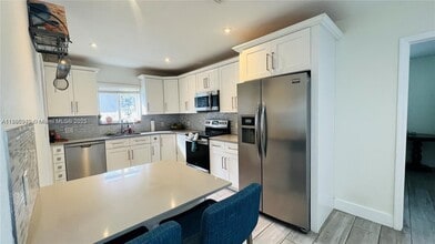 911 N 14th Ave in Hollywood, FL - Building Photo - Building Photo