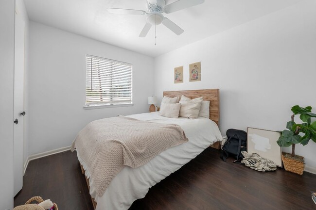 property at 2408 Longview St