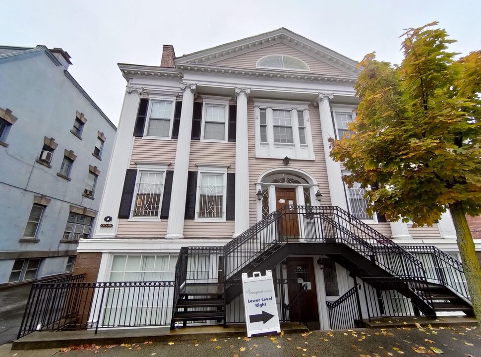32 Elm St in New Haven, CT - Building Photo