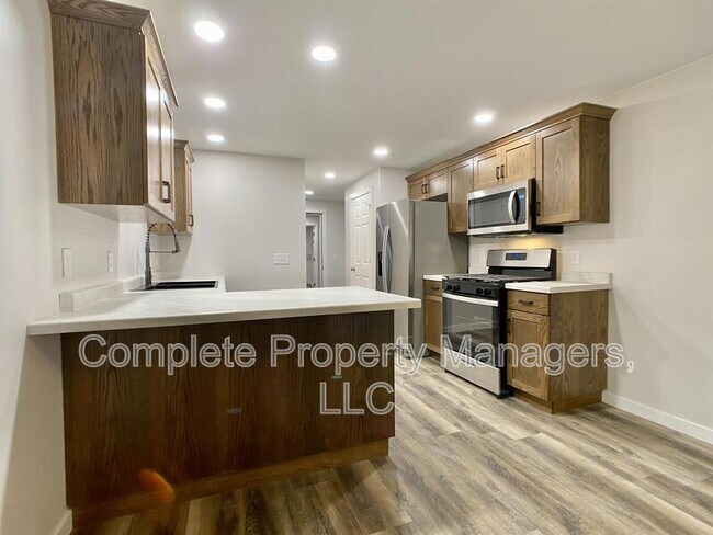 423 Adams Ave in Albert Lea, MN - Building Photo - Building Photo