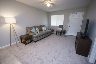 4015 Bay City Rd in Midland, MI - Building Photo - Building Photo