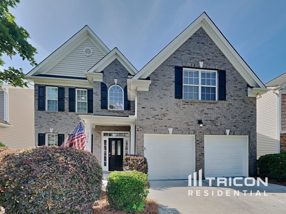 301 Minitree Ln in Charlotte, NC - Building Photo