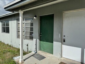 1015 Avenue I in Riviera Beach, FL - Building Photo - Building Photo