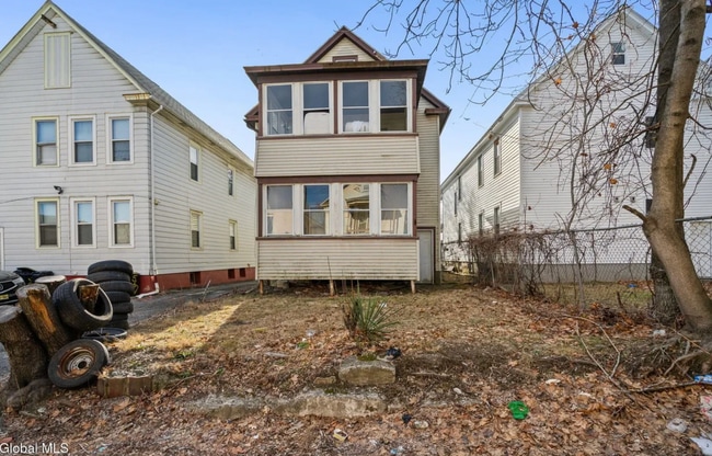 569 Washington Ave in Albany, NY - Building Photo - Building Photo